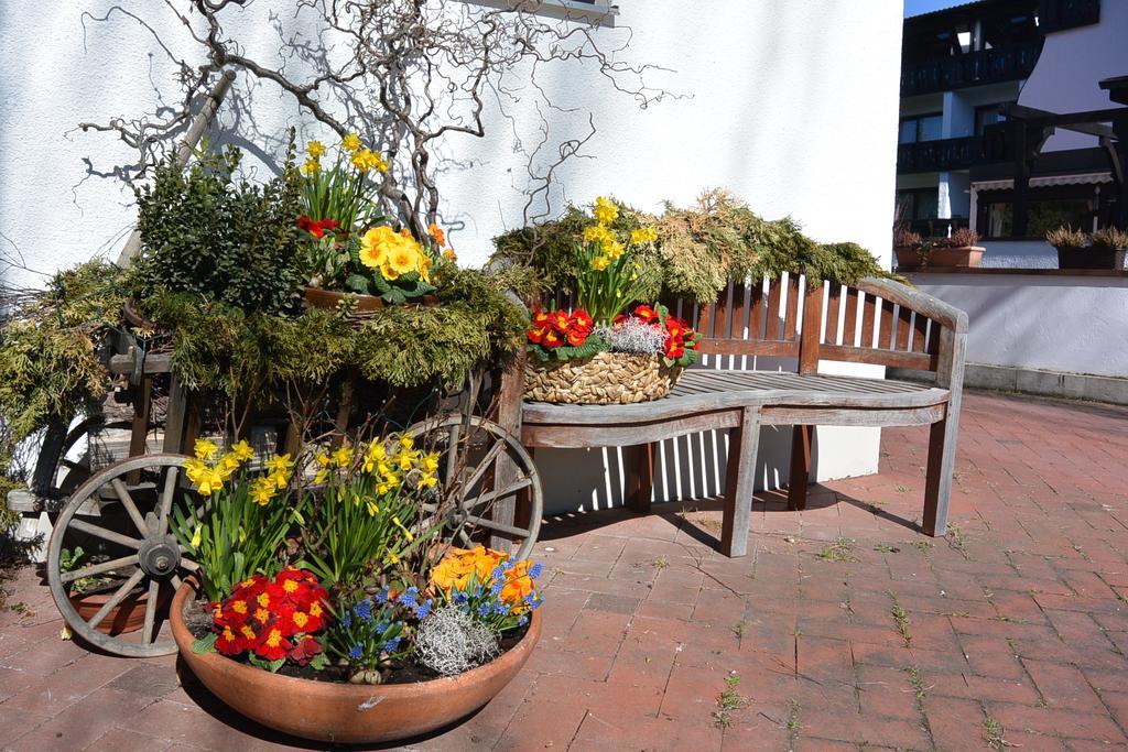 Ferienwohnungen Kurhotel Eichinger บาดวือริสโฮเฟิน ภายนอก รูปภาพ